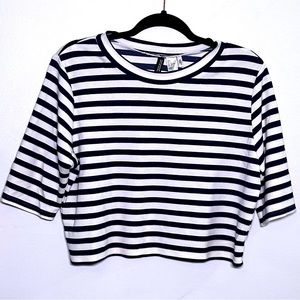 Loose Fit Striped Cropped Shirt / T-Shirt / L